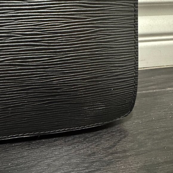 Louis Vuitton Black Epi Serviette Fermoir Briefcase - Picture 7 of 16